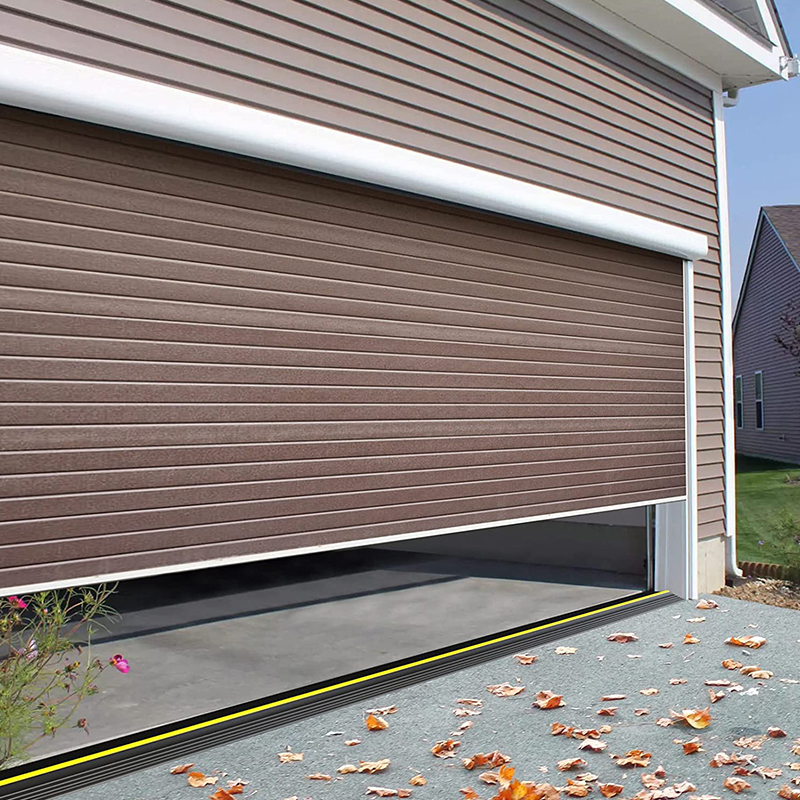 Уплотнительная лента для порога гаражной двери