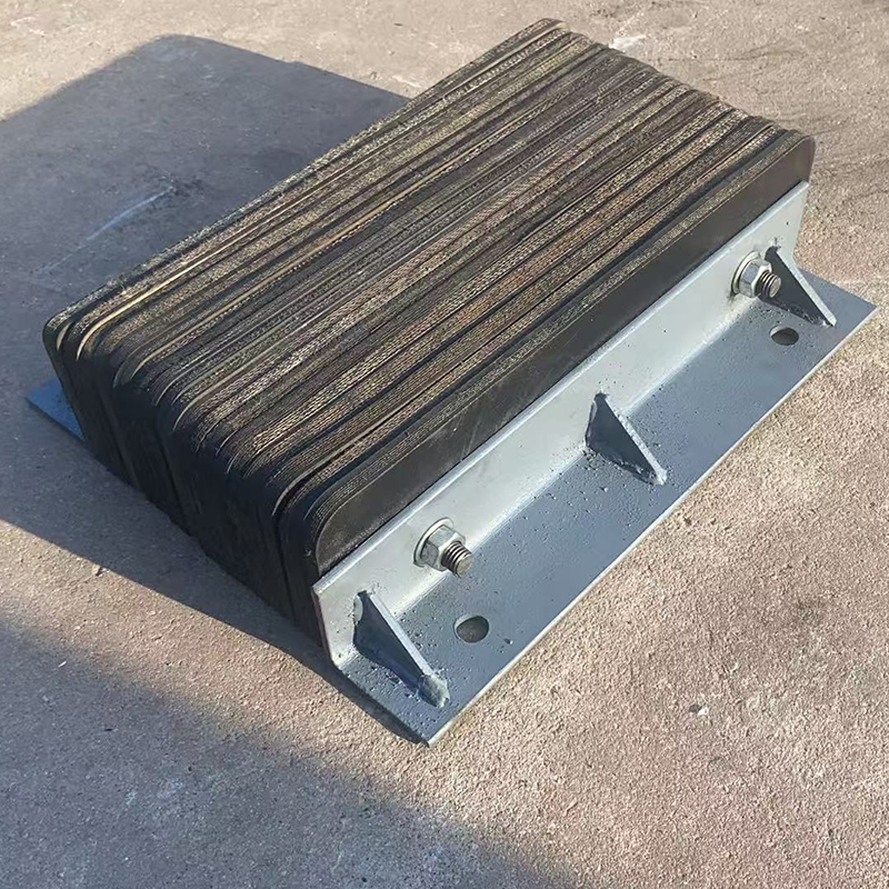 Ламинированный резиновый бампер дока