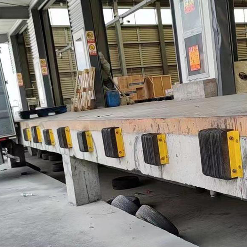 Ламинированный резиновый бампер дока