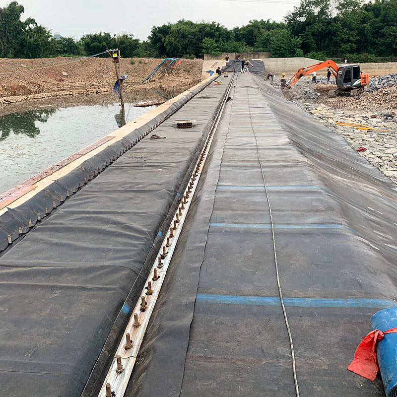 Резиновые аксессуары для плотины