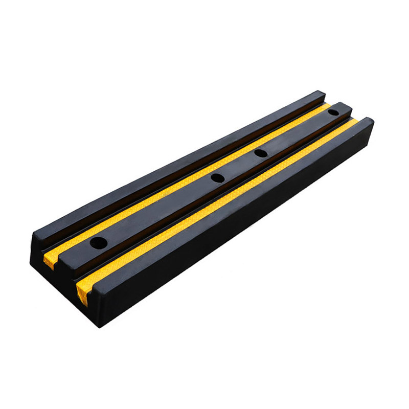 Резиновый защитник стены